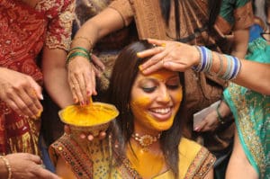 Turmeric face mask indian bride DIY skin detoxing face masks