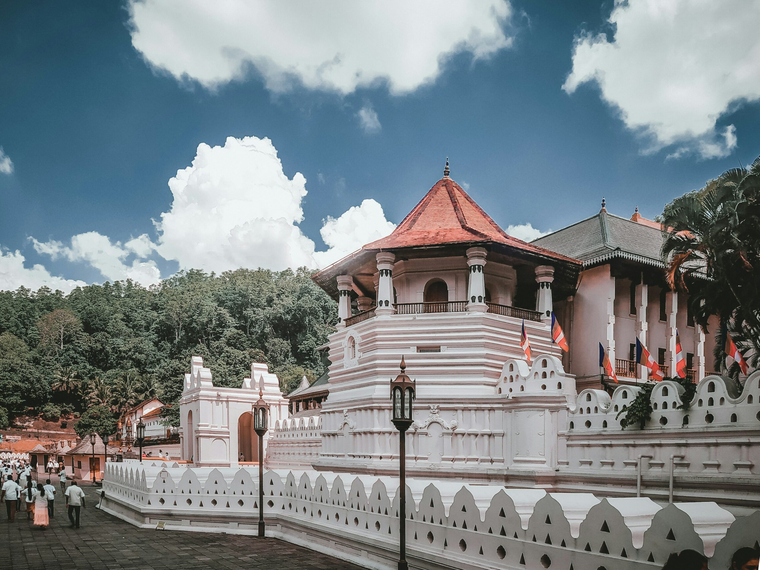 temple sacred tooth sri lanka