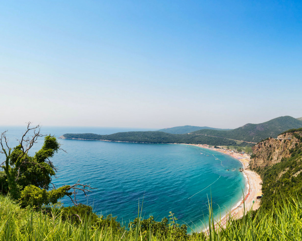 Sweeping bay with sandy beach - yoga holiday Montenegro