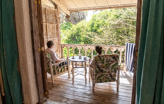 balcony-chairs-people-gardens